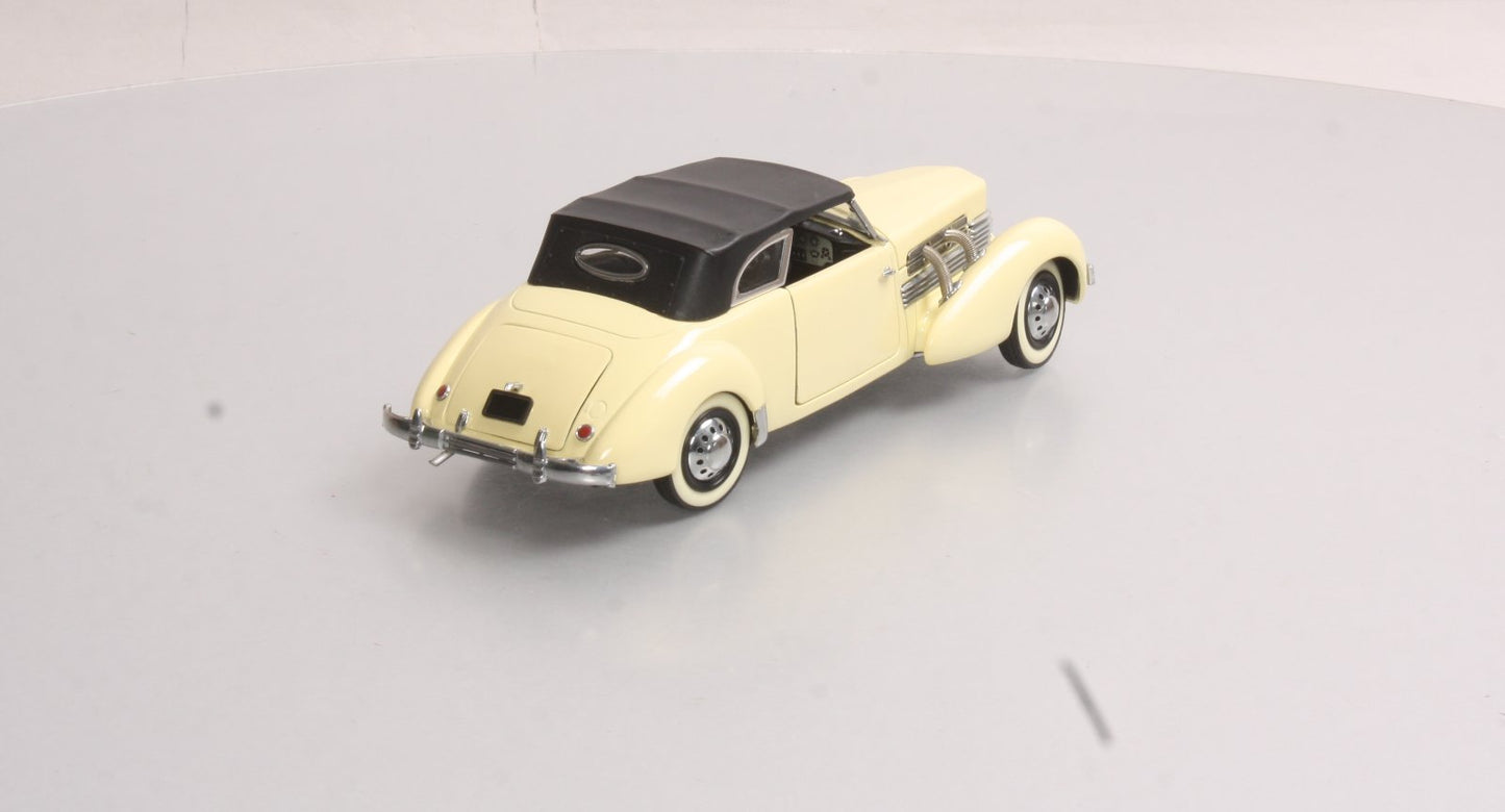 Franklin Mint 1:24 Cord 812 Phaeton Coupe in Cream White