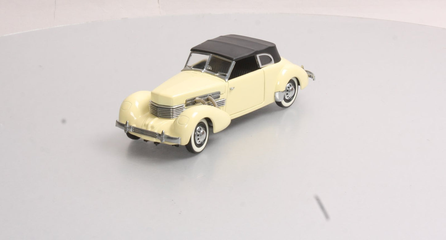 Franklin Mint 1:24 Cord 812 Phaeton Coupe in Cream White