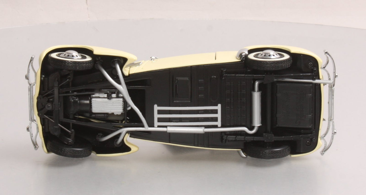 Franklin Mint 1:24 Cord 812 Phaeton Coupe in Cream White