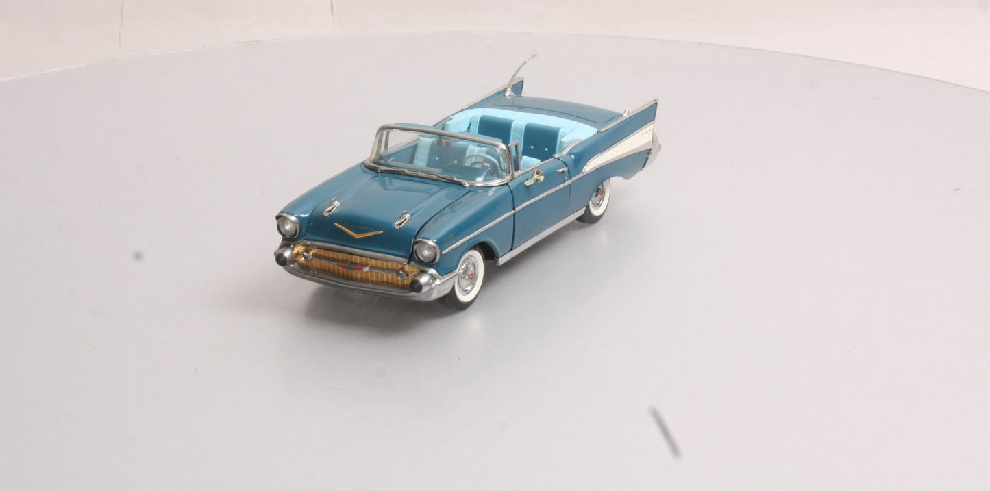 Danbury Mint 1957 1:24 Diecast 1957 Chevrolet Bel-Air in Blue NIB