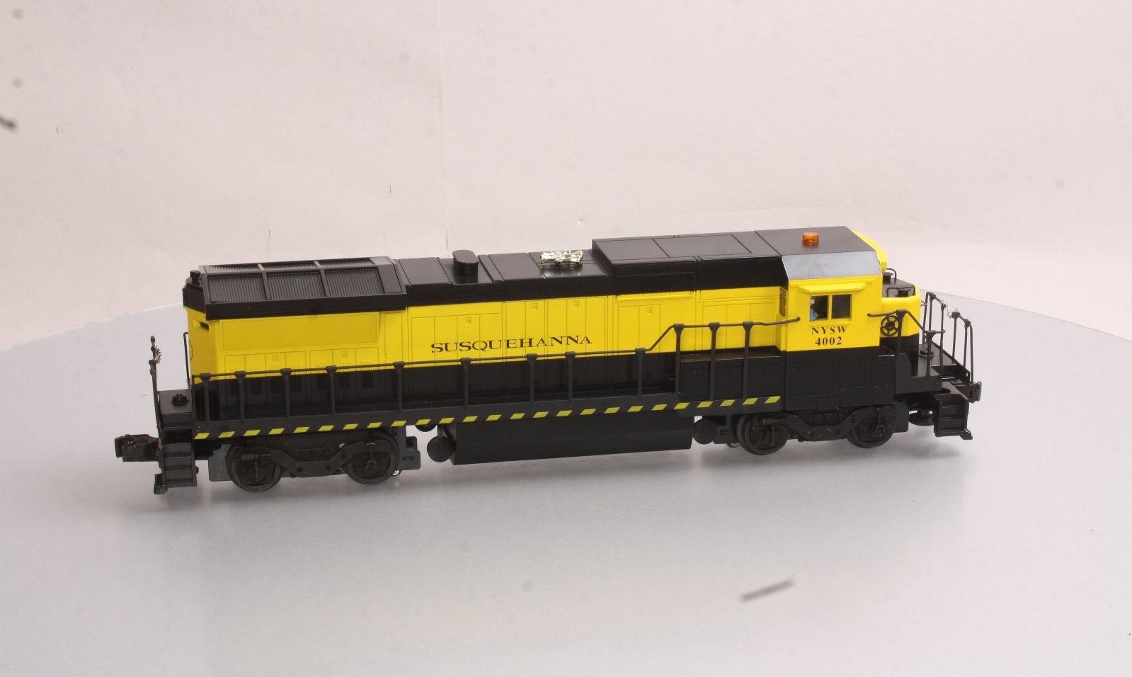 Lionel 6-18211 O Gauge Susquehanna Dash 8-40B Diesel Locomotive #4002 EX/Box
