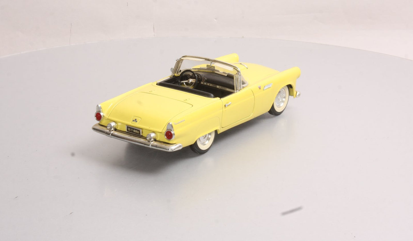 Road Legends 92068 1:18 1955 Ford Thunderbird Convertible in Yellow