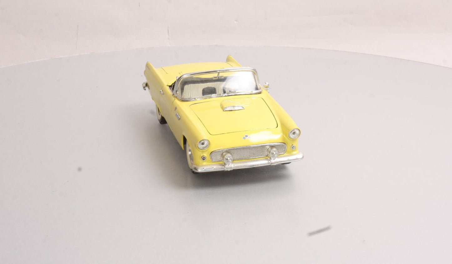 Road Legends 92068 1:18 1955 Ford Thunderbird Convertible in Yellow