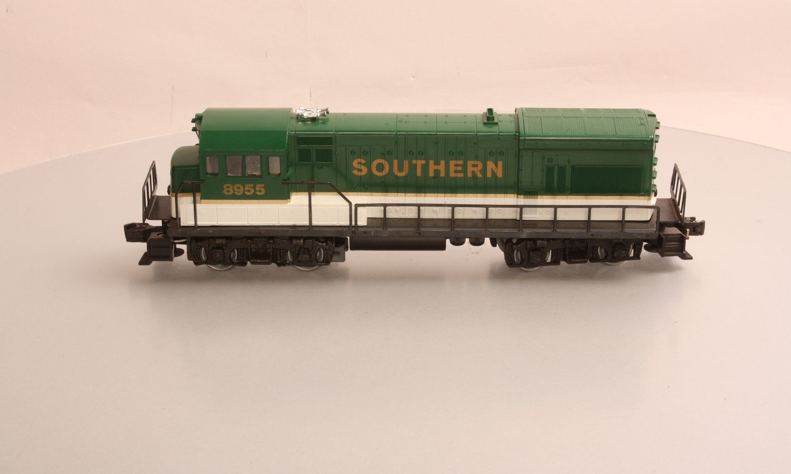 Lionel 6-8955 O Gauge Southern U36B Diesel Locomotive #8955 EX/Box