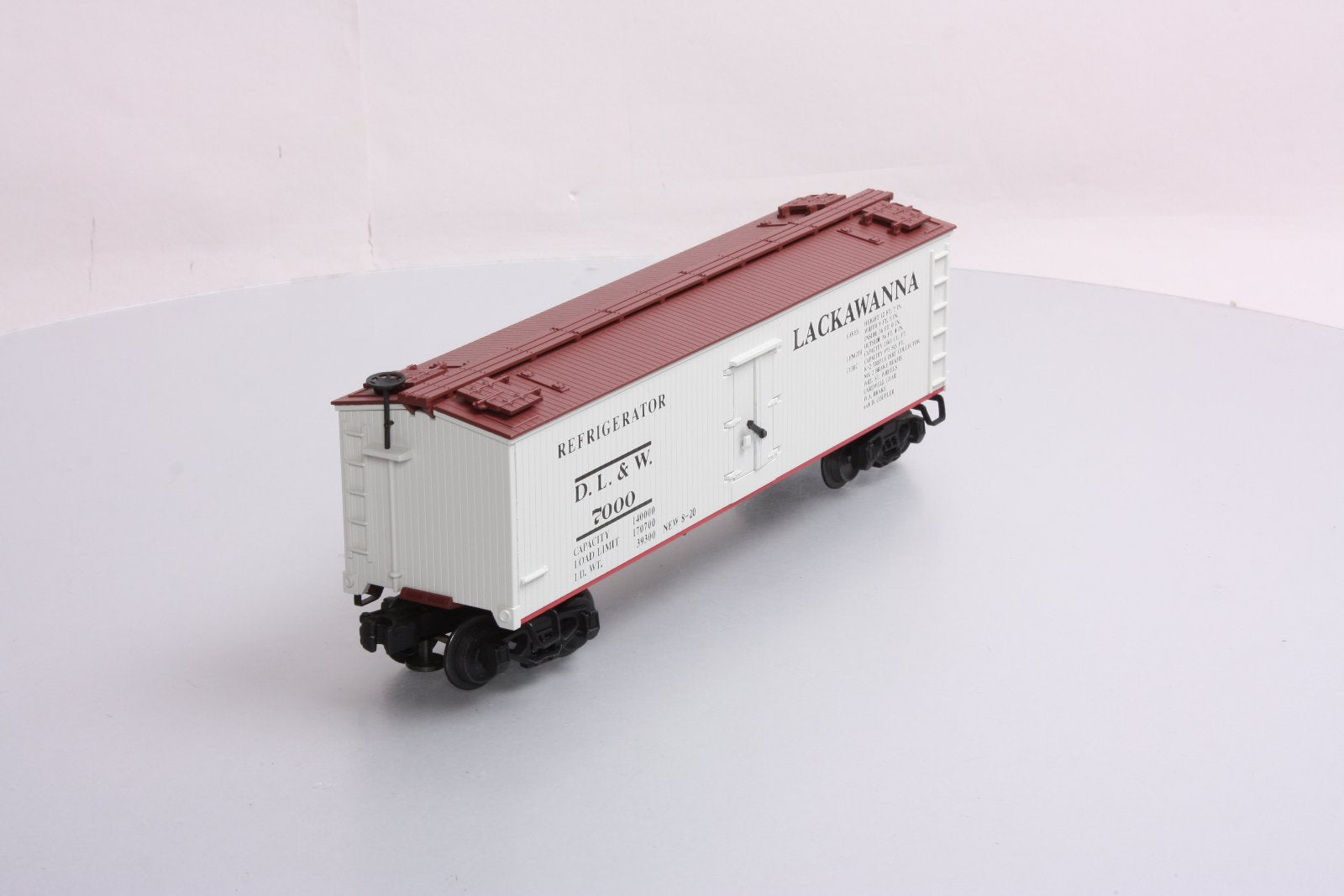Lionel 6-51301 O Gauge Lackawanna Refrigerator Car #7000 NIB