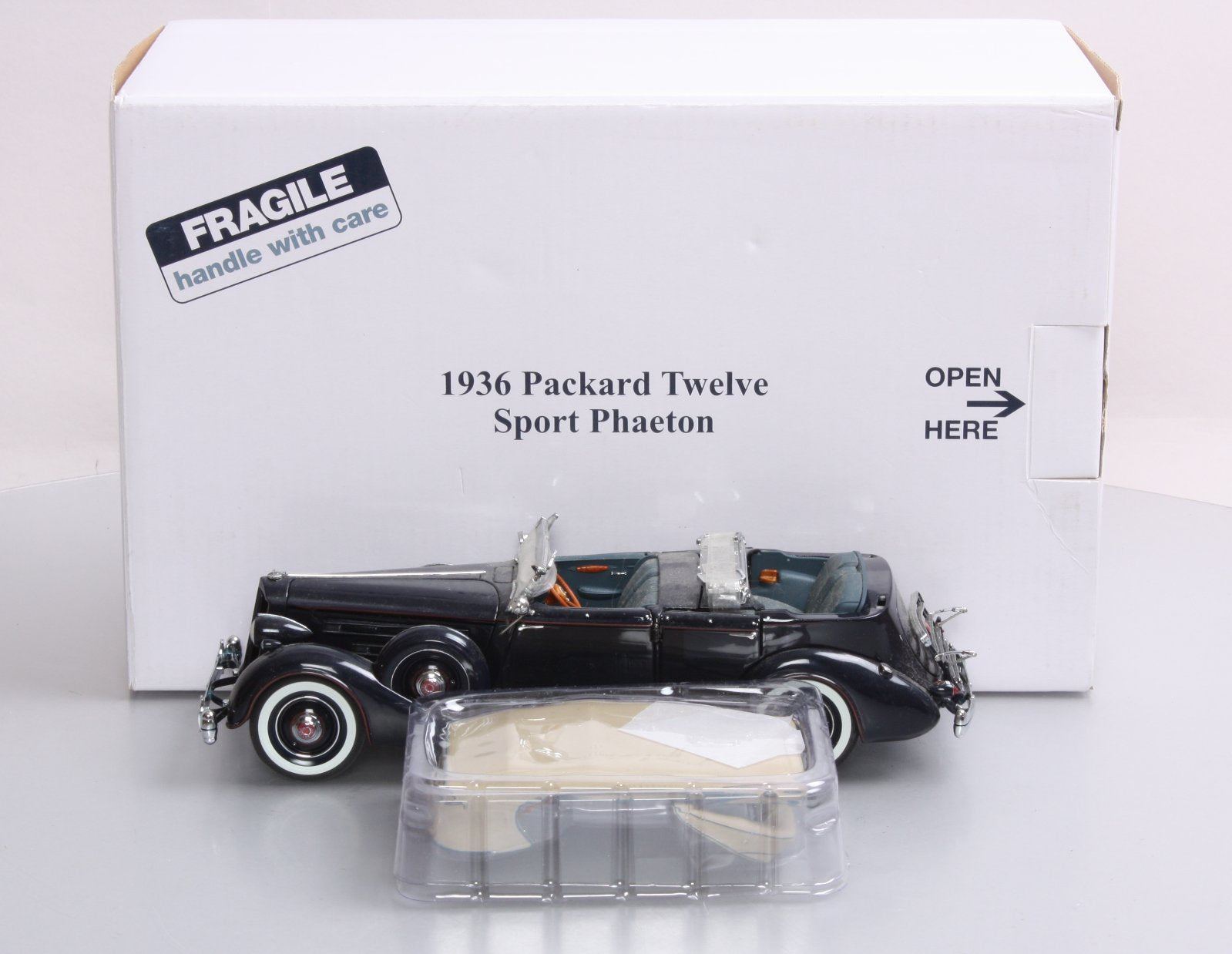 Danbury Mint 1936 1:24 1936 Packard Twelve Sport Phaetom LN/Box