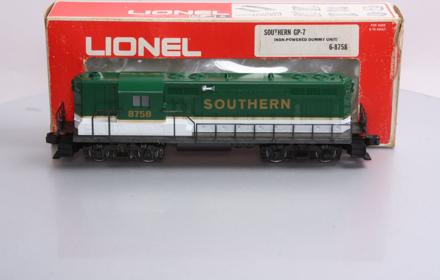 Lionel 6-8758 O Southern GP-7 Dummy Diesel Locomotive LN/Box