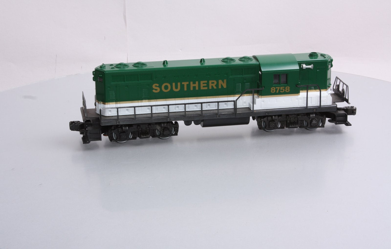 Lionel 6-8758 O Southern GP-7 Dummy Diesel Locomotive LN/Box
