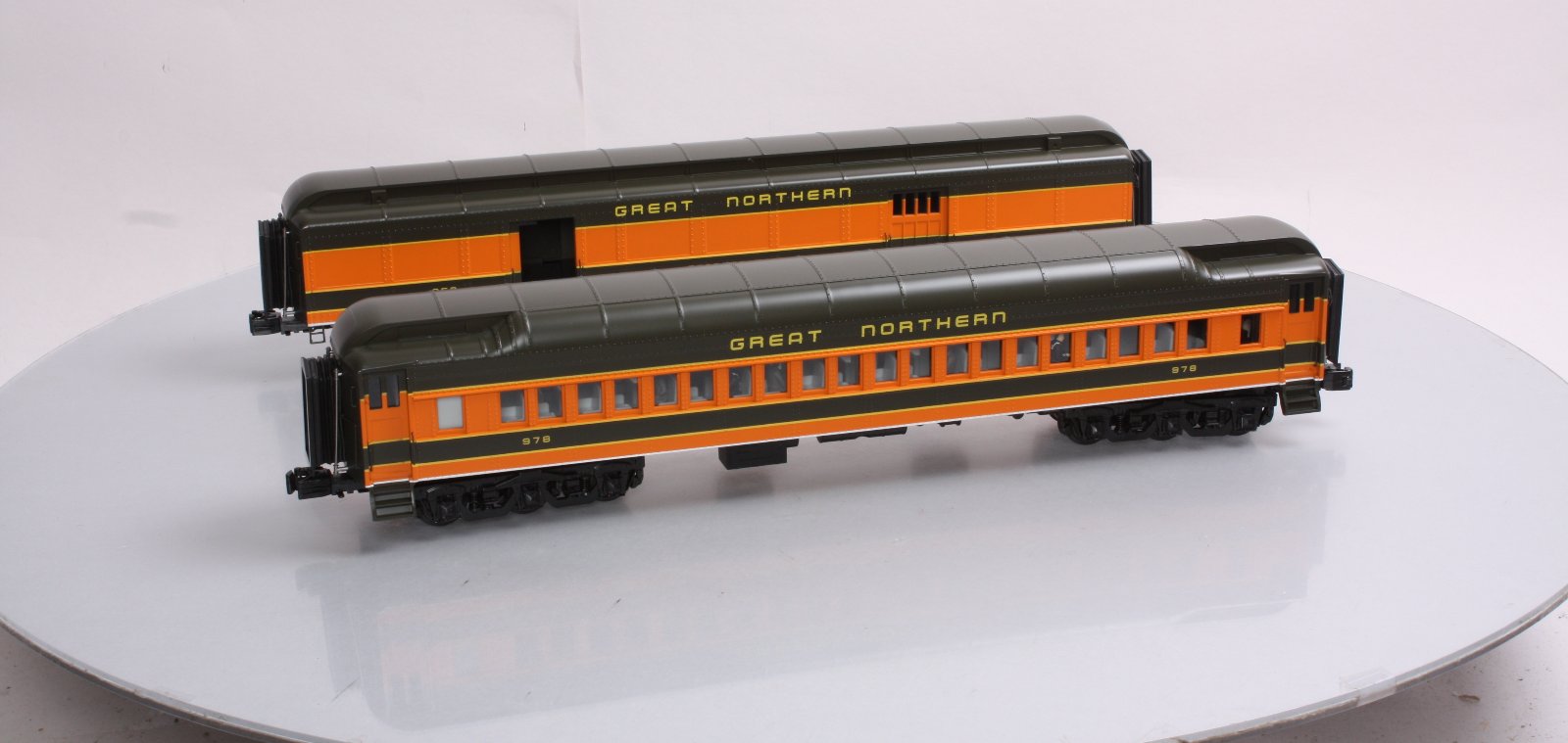 MTH 20-44011 O Great Northern 70' Madison Baggage/Coach LN/Box