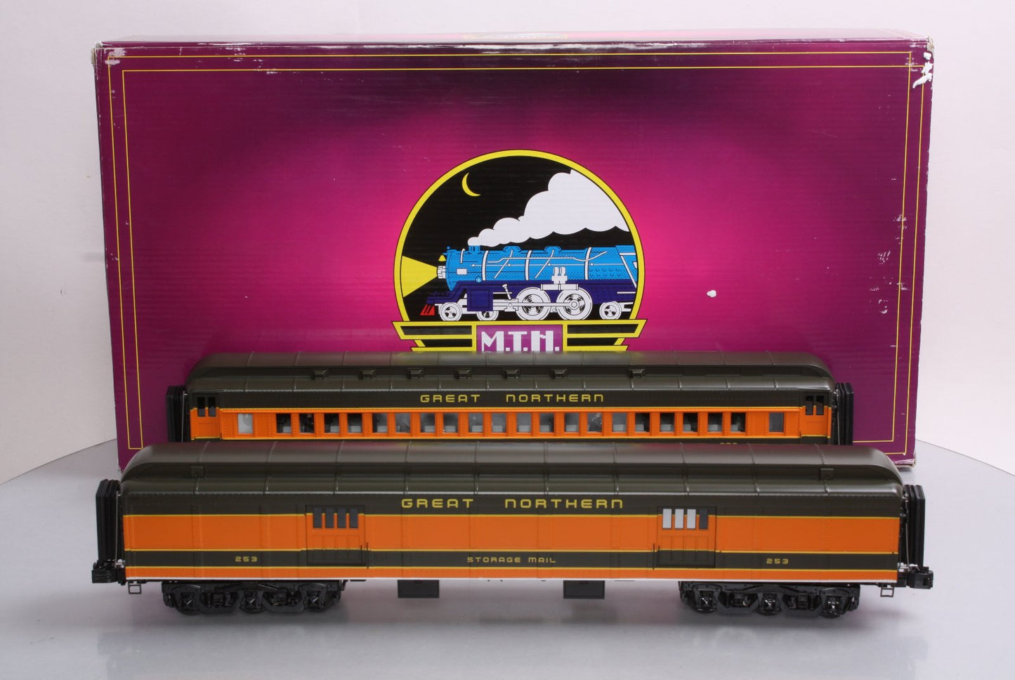 MTH 20-44011 O Great Northern 70' Madison Baggage/Coach LN/Box