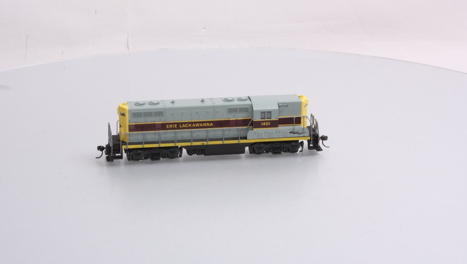 Atlas 8211 HO Scale Erie Lackawanna GP-7 Powered Diesel Locomotive #1401 LN/Box