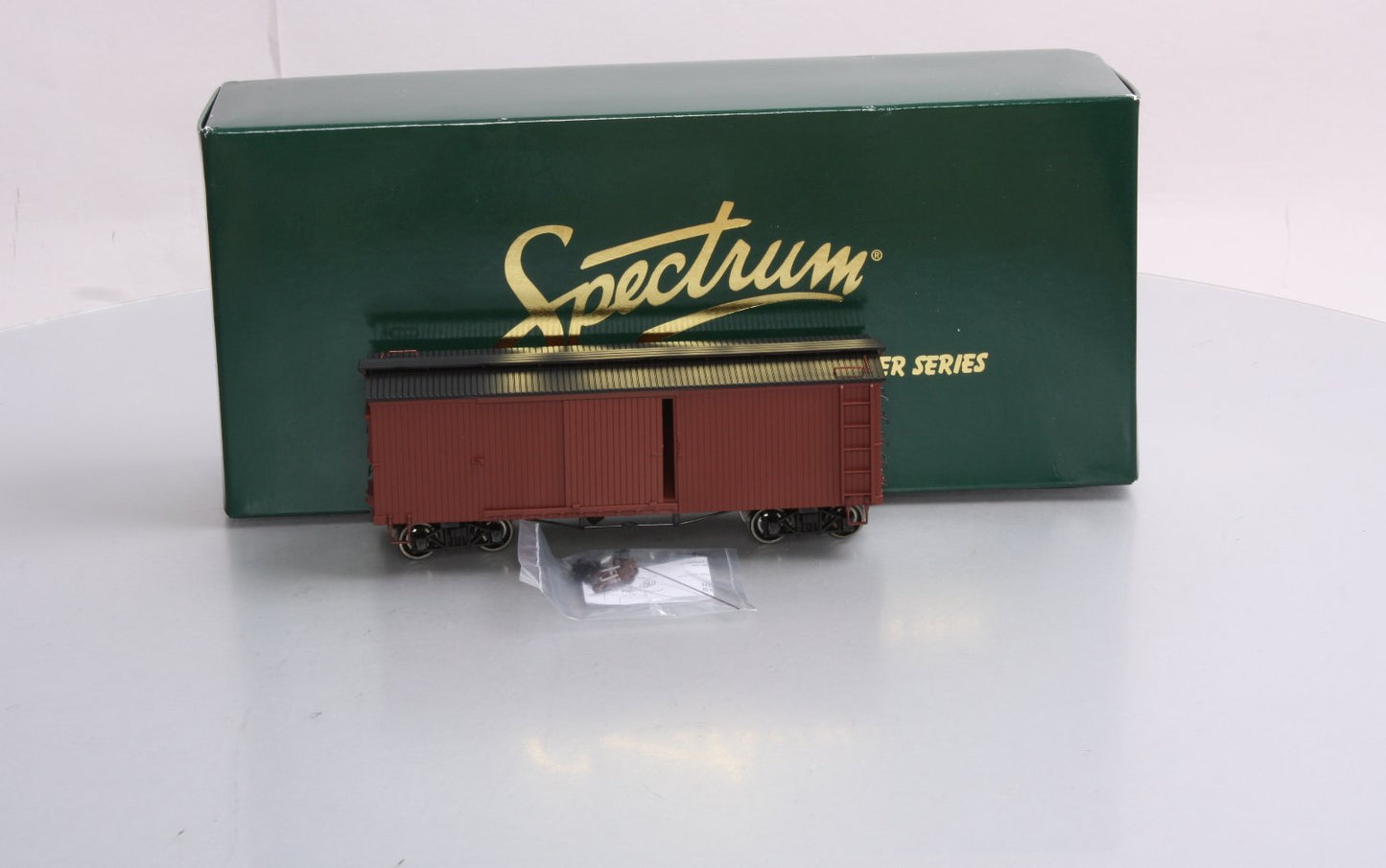 Bachmann Spectrum 27099 On30 Painted & Unlettered Wood Boxcar