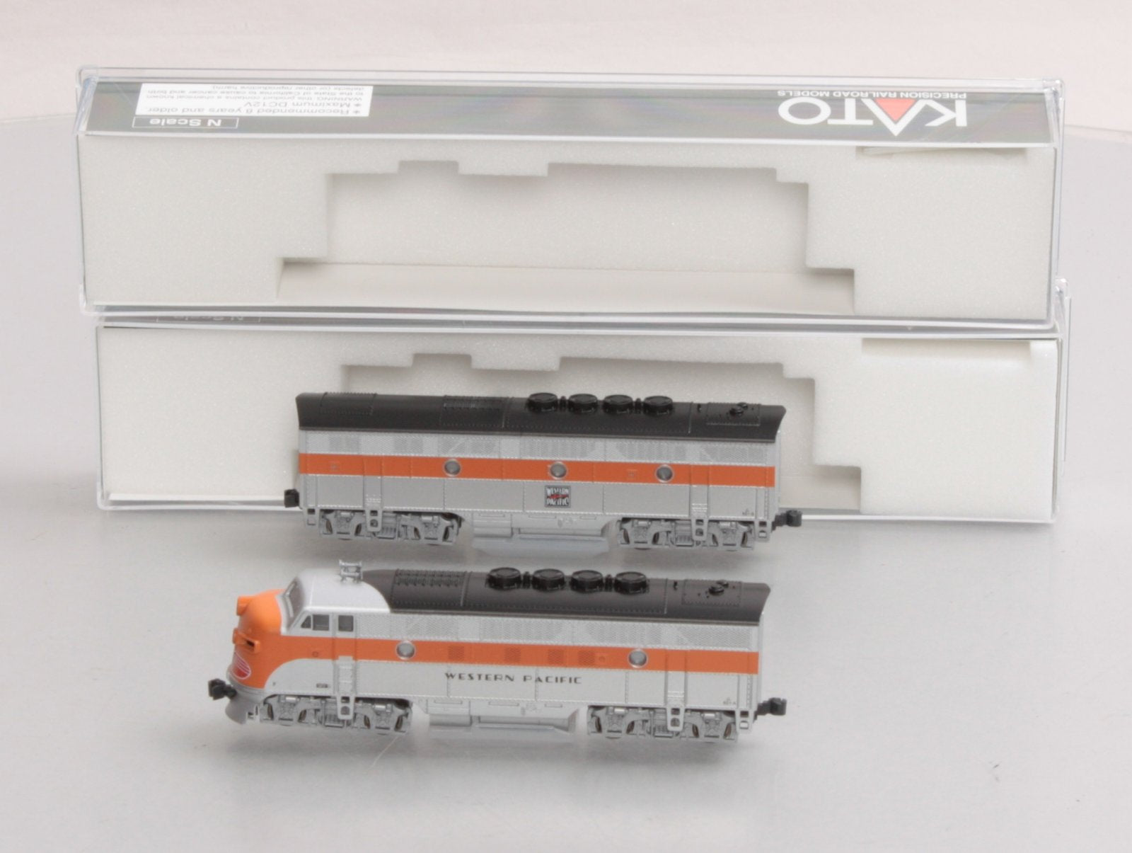 Kato 106-0302 N Scale Western Pacific F3 A/B Diesel Locomotive Set LN/Box