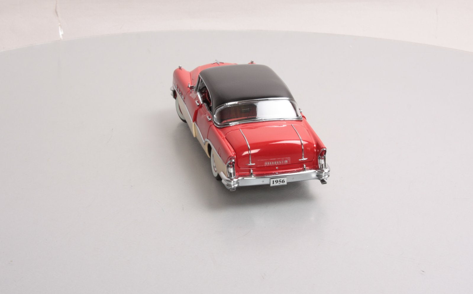 Danbury Mint 1956 1:24 1956 Buick Roadmaster 4-Door Riviera LN/Box