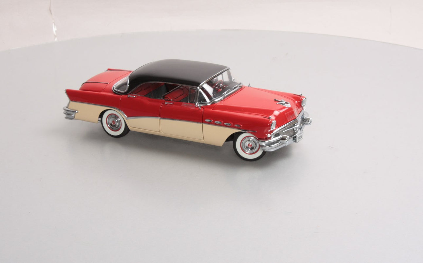 Danbury Mint 1956 1:24 1956 Buick Roadmaster 4-Door Riviera LN/Box