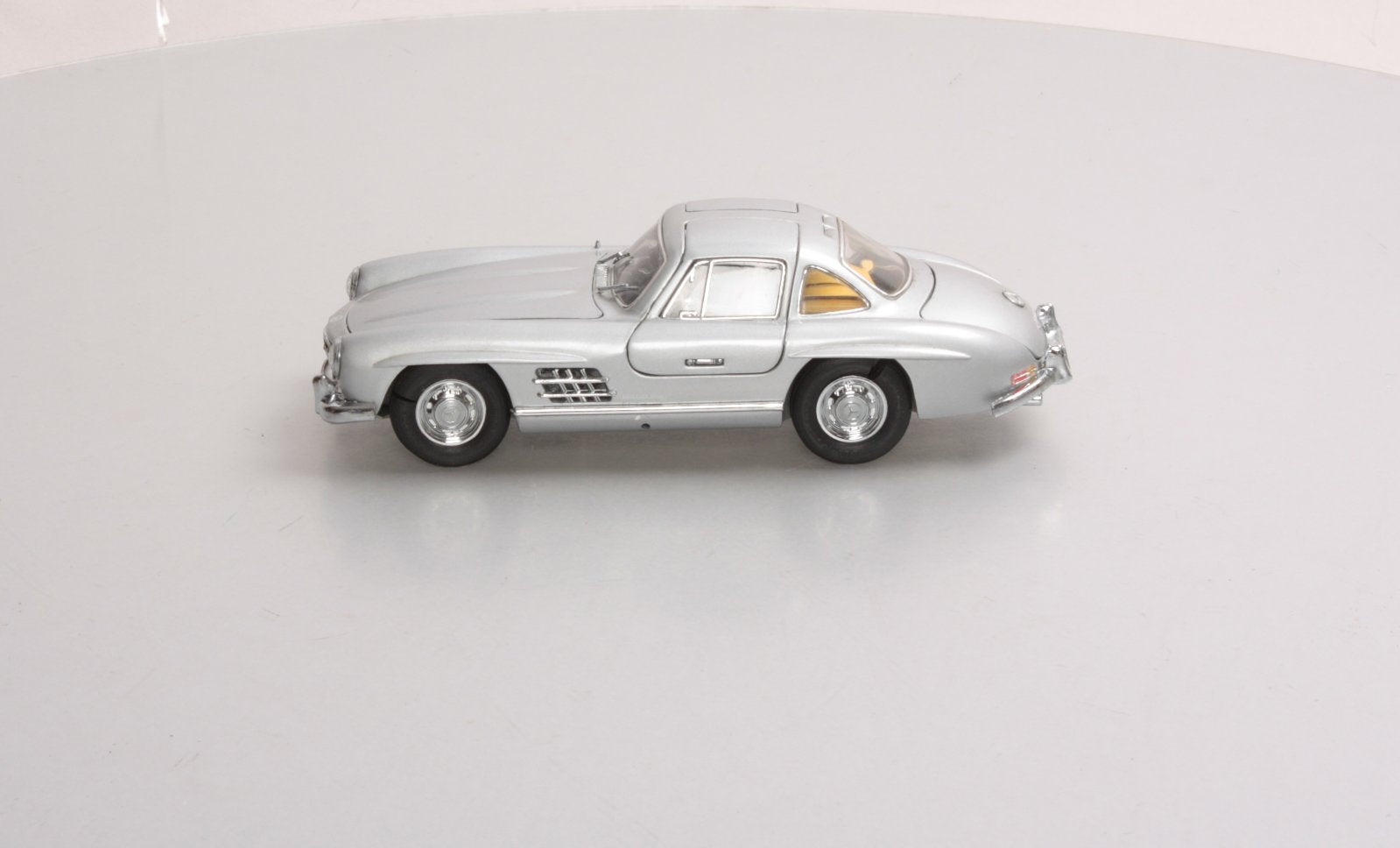 Franklin Mint 1954 1:24 Mercedes Benz 300 SL Convertible – Trainz