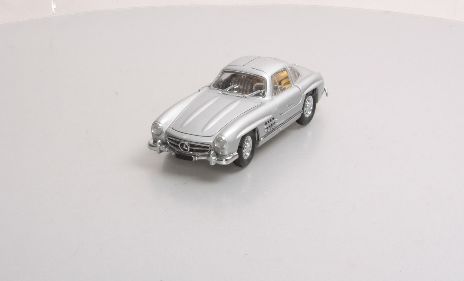 Franklin Mint 1954 1:24 Scale Silver Mercedes Benz 300 Gullwing SL