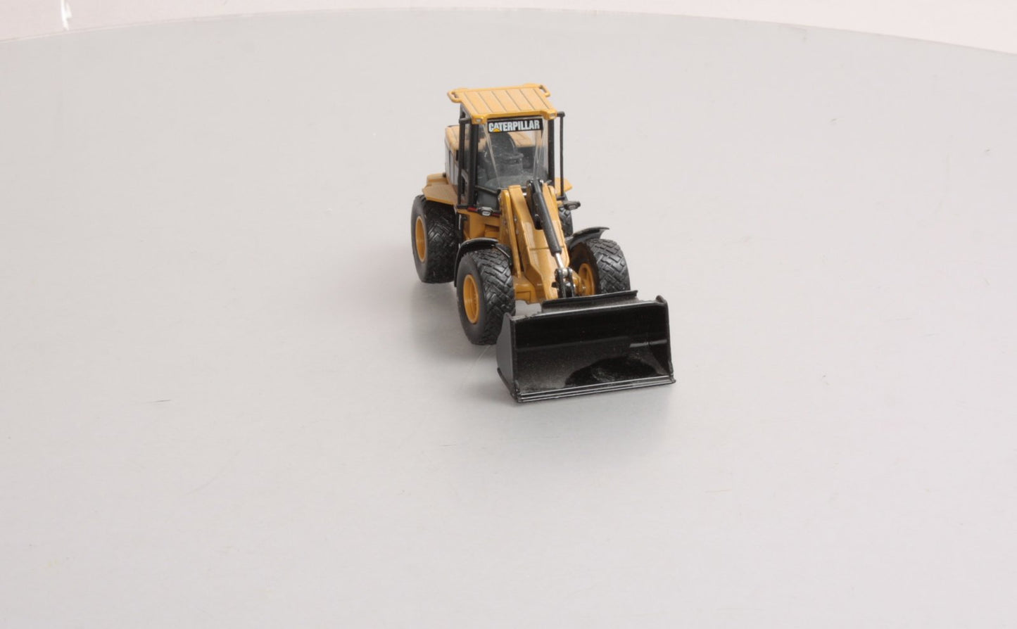 Norscot 55057 1:50 Diecast Caterpillar 924G Versalink Wheel Loader w/Work Tools NIB