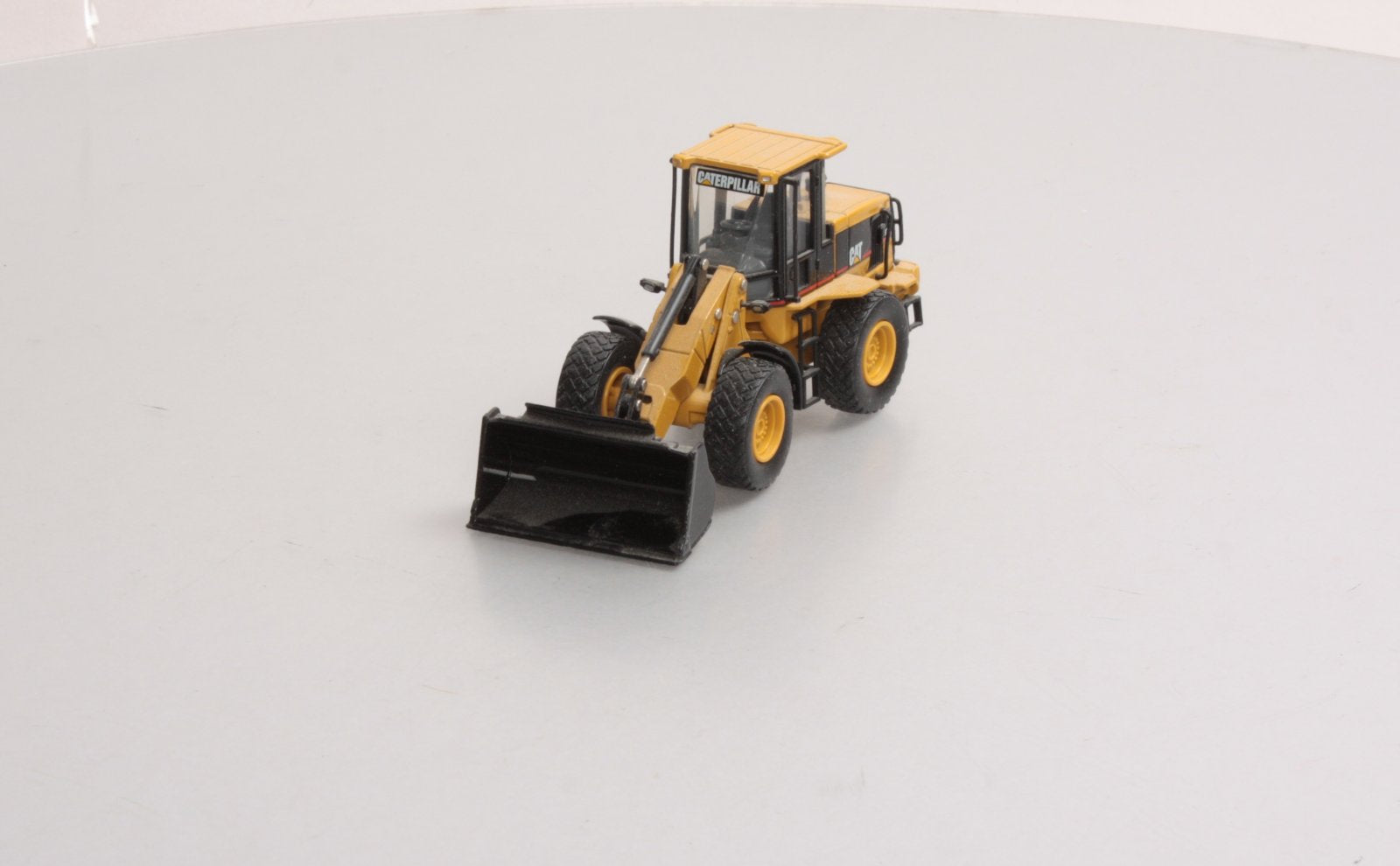 Norscot 55057 1:50 Diecast Caterpillar 924G Versalink Wheel Loader w/Work Tools NIB