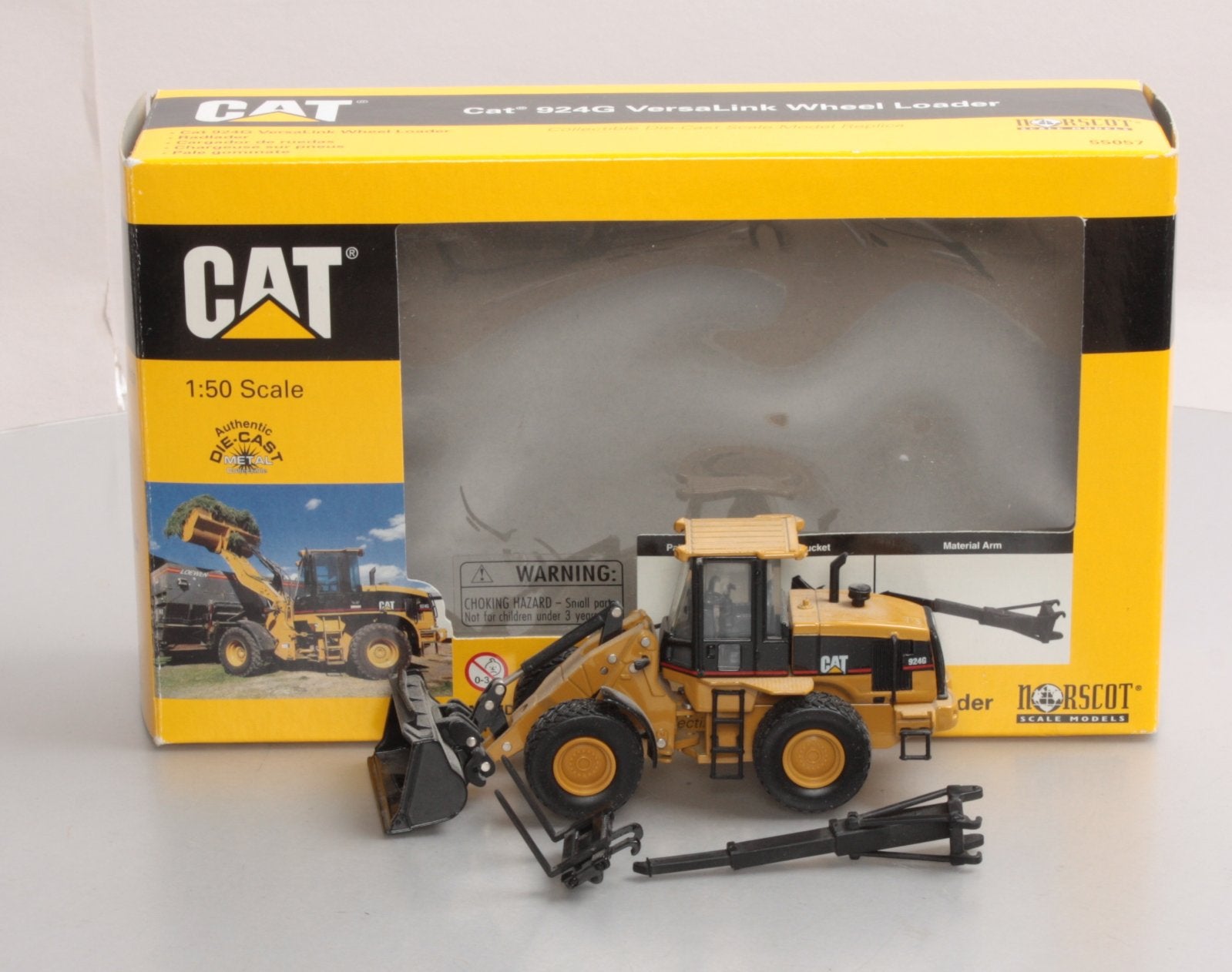 Norscot 55057 1:50 Diecast Caterpillar 924G Versalink Wheel Loader w/Work Tools NIB
