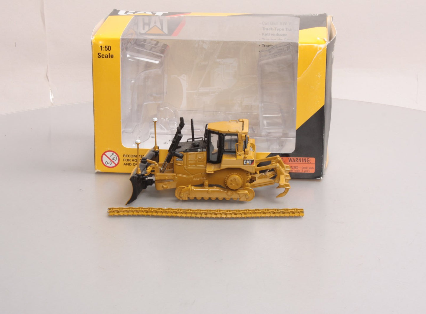 Norscot 55197 1:50 Caterpillar D6T XW VPAT Track Type Tractor