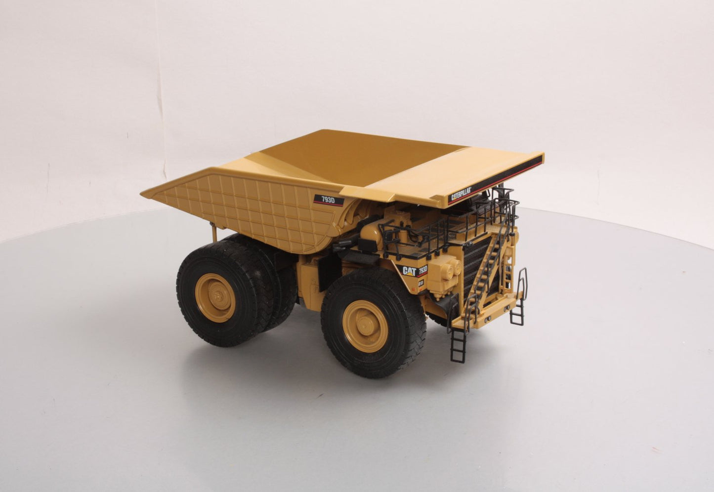 Norscot 55151 1:50 Scale Diecast Caterpillar 793D Off Highway Truck LN/Box