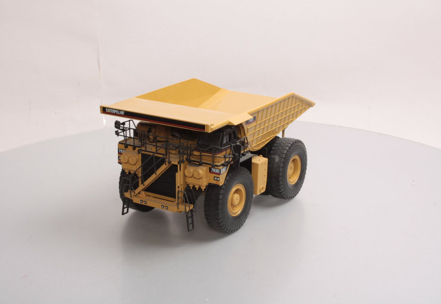 Norscot 55151 1:50 Scale Diecast Caterpillar 793D Off Highway Truck LN/Box