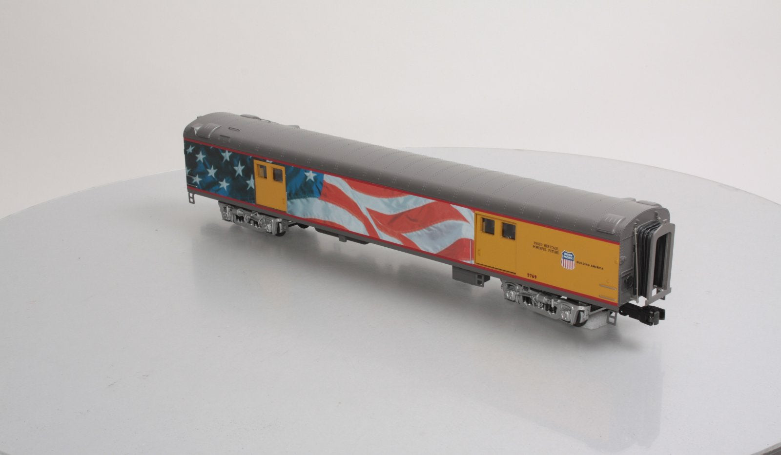 MTH 20-68002 O Gauge Union Pacific 70’ ABS Smooth Side Baggage Car #5769 LN/Box
