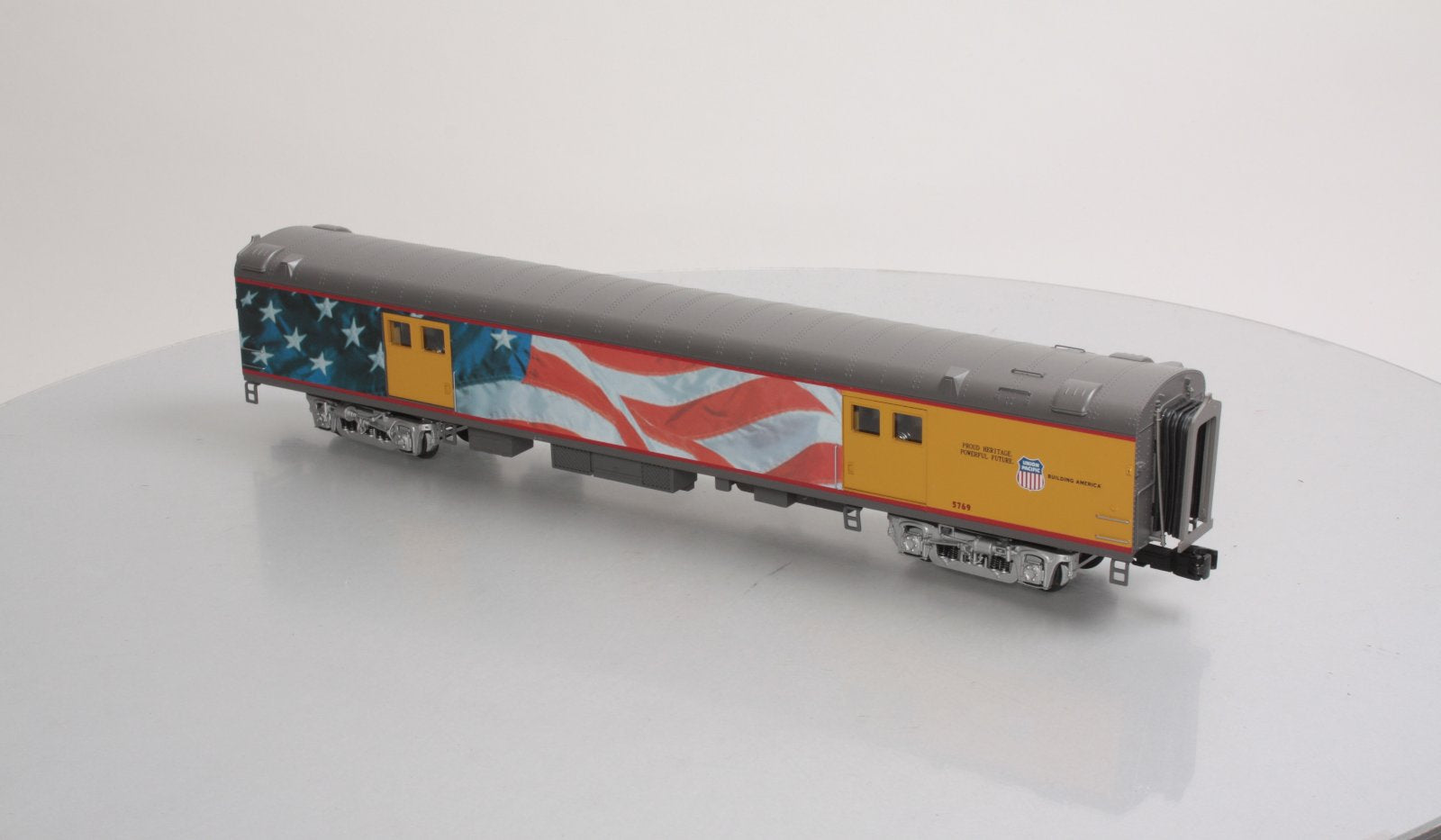 MTH 20-68002 O Gauge Union Pacific 70’ ABS Smooth Side Baggage Car #5769 LN/Box