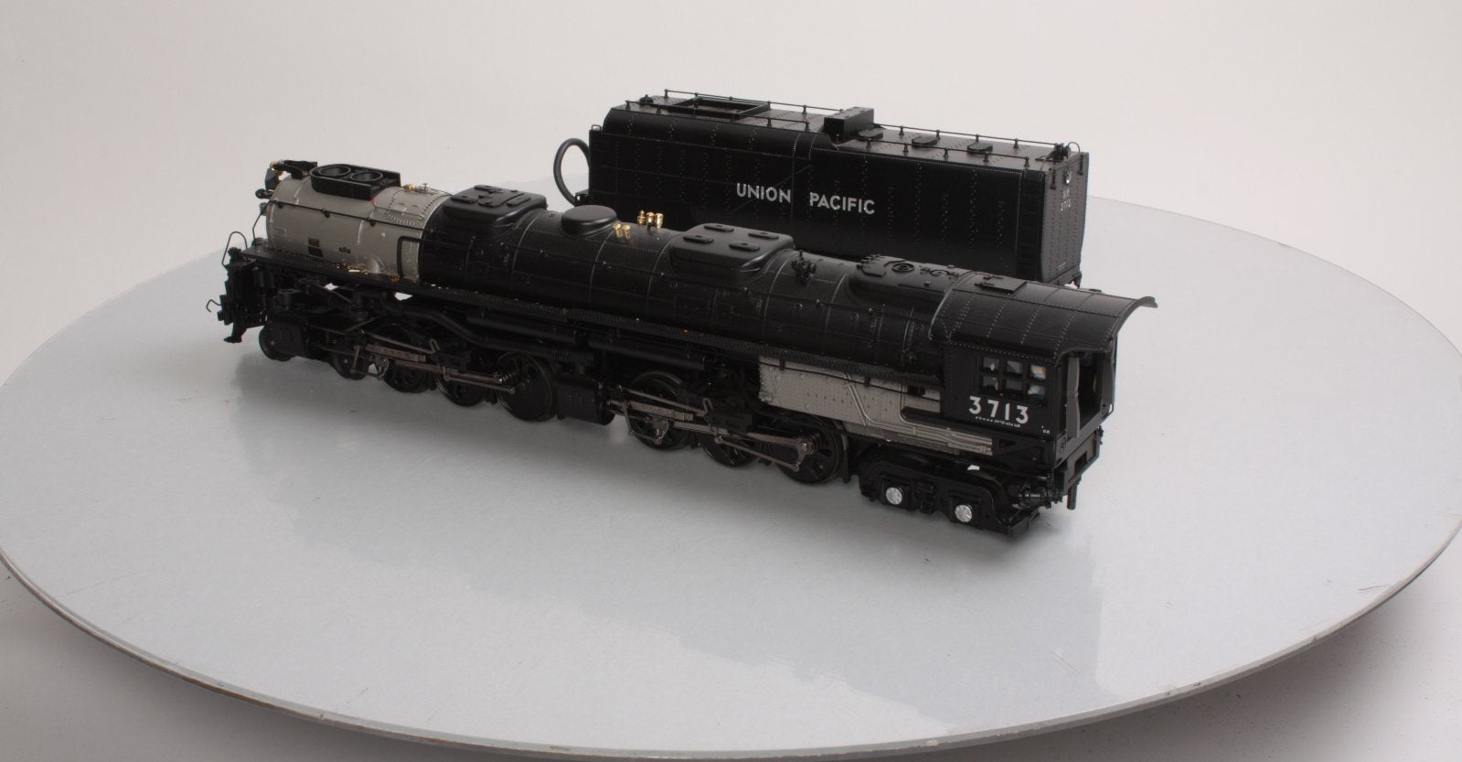 MTH 20-3089-1 Union Pacific 4-6-6-4 Challenger Steam Loco & Tender w/PS2 #3713 LN/Box