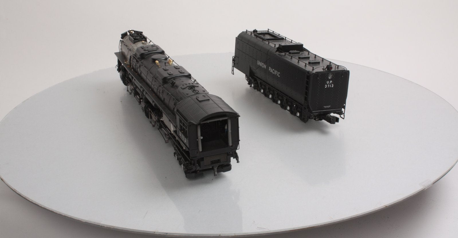 MTH 20-3089-1 Union Pacific 4-6-6-4 Challenger Steam Loco & Tender w/PS2 #3713 LN/Box