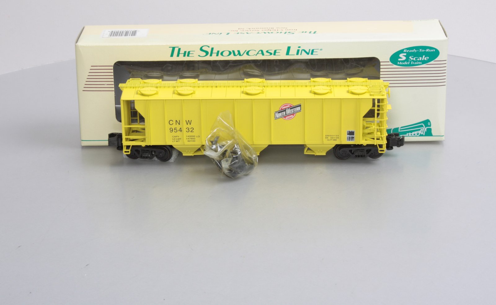 S-Helper 00400 S Gauge Chicago & North Western 3-Bay PS-2 Covered Hopper #95432 EX/Box