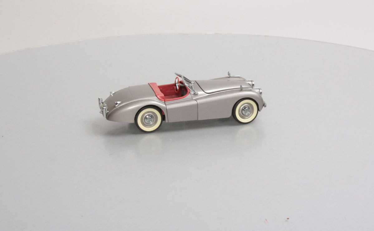 Danbury Mint 1:24 1949 Jaguar XK120 in Grey LN/Box