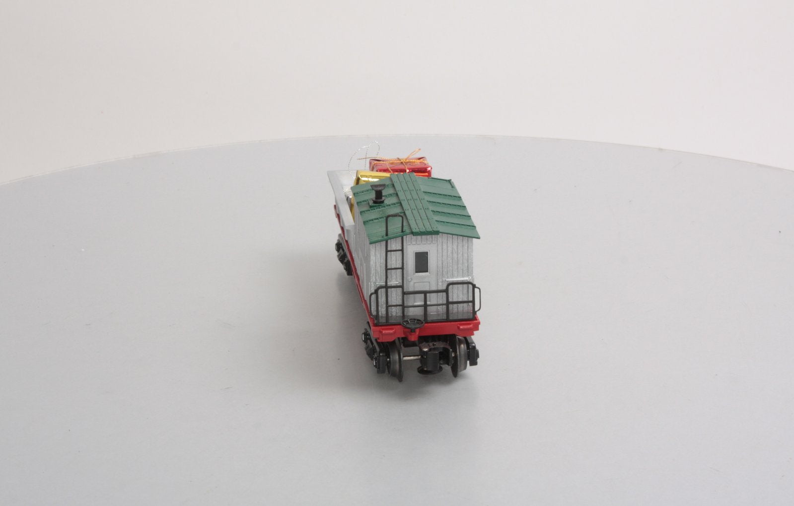 Lionel 6-26527 O Gauge Christmas Caboose w/Load of Presents LN/Box