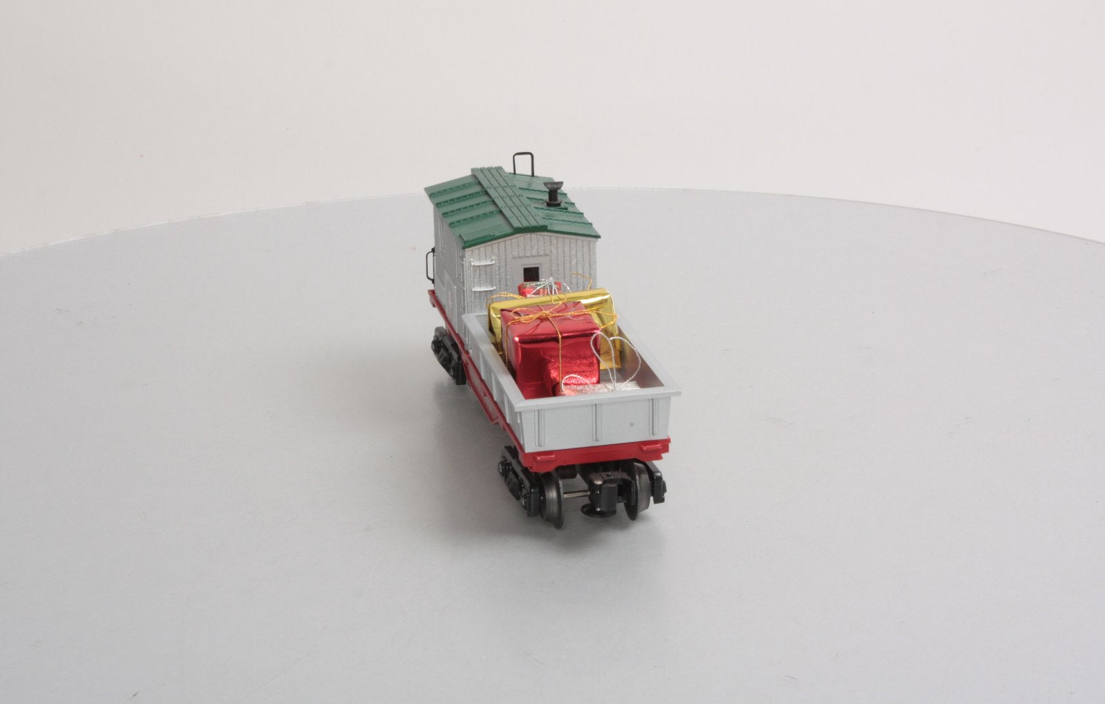 Lionel 6-26527 O Gauge Christmas Caboose w/Load of Presents LN/Box