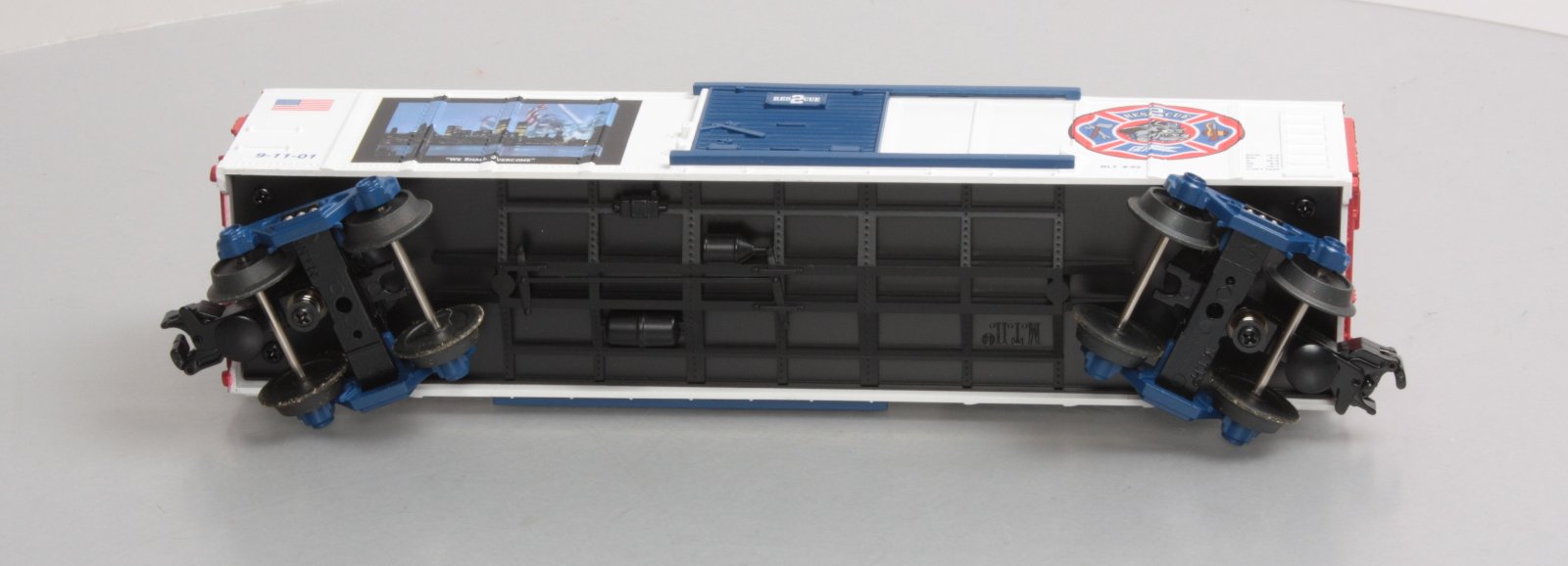MTH 30-74087 O Gauge Rescue 2 - NY Skyline Boxcar LN/Box