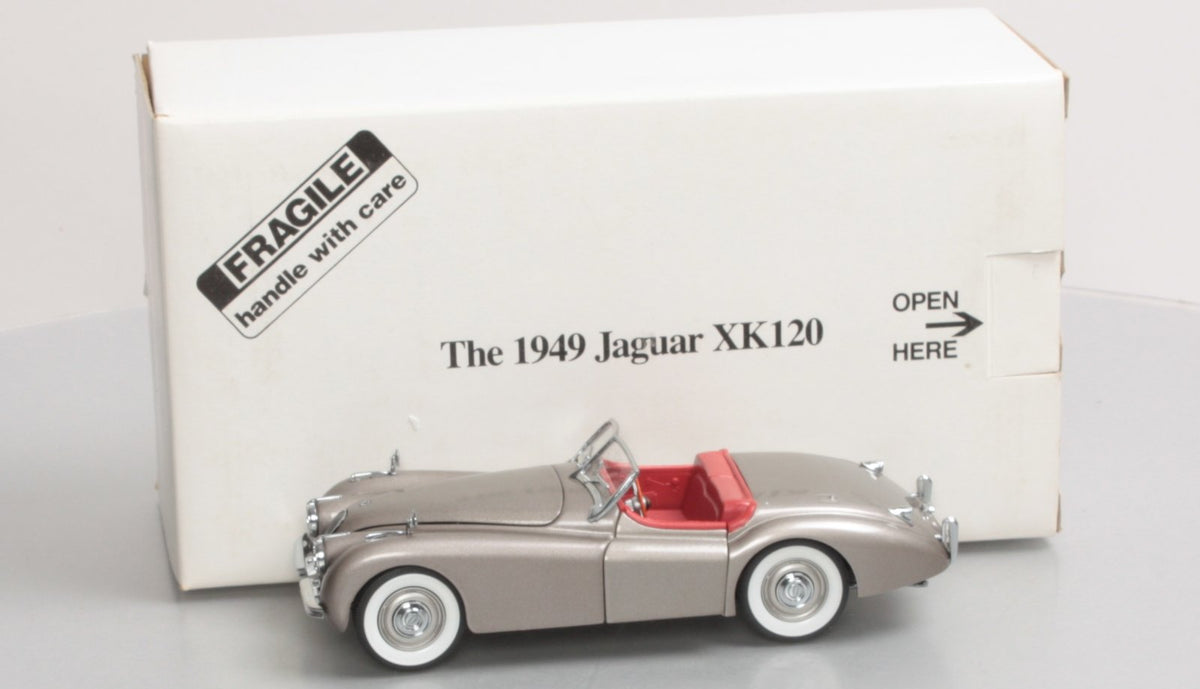 Danbury Mint 1:24 1949 Jaguar XK120 in Grey LN/Box