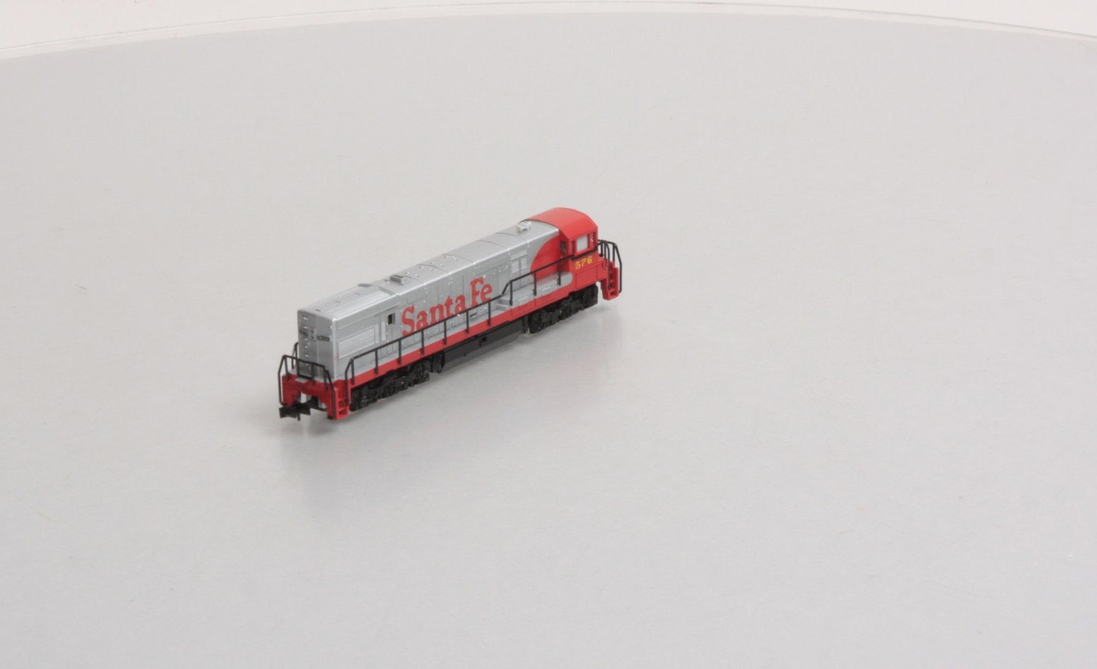 Minitrix T12006 N Scale Santa Fe GEU25B Diesel Locomotive #576 LN/Box