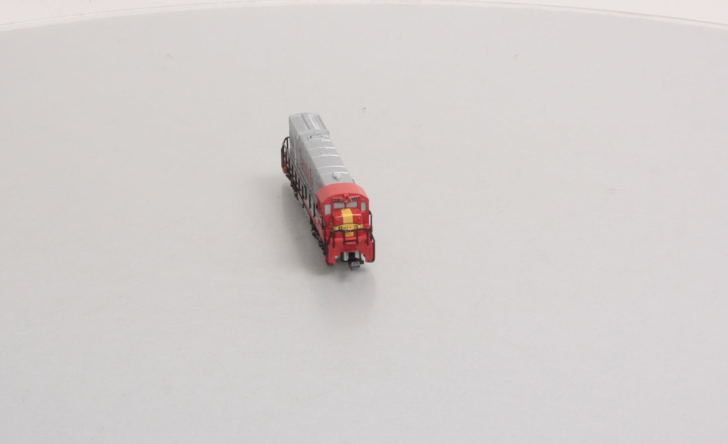 Minitrix T12006 N Scale Santa Fe GEU25B Diesel Locomotive #576 LN/Box