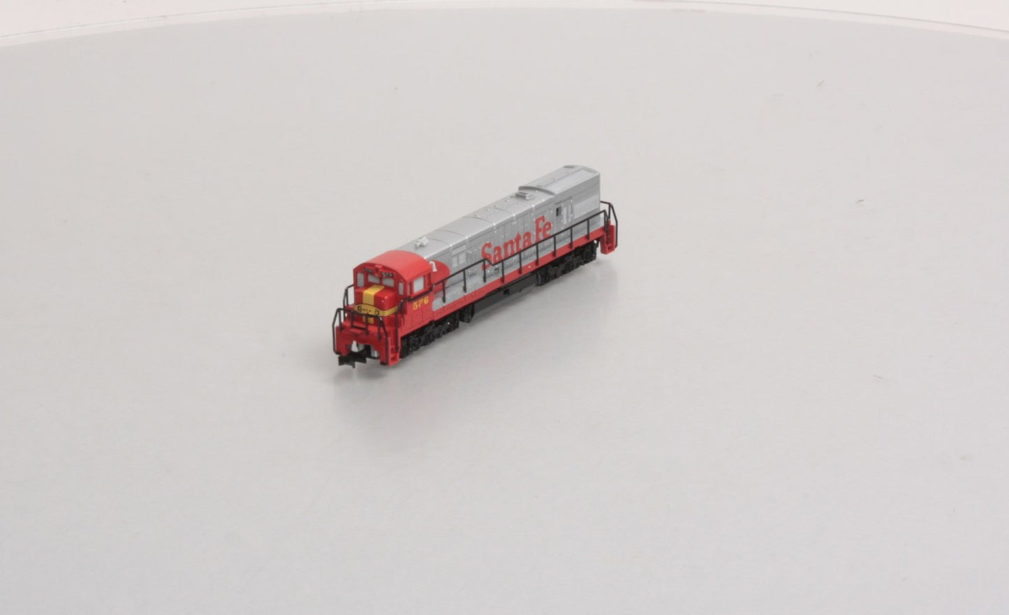 Minitrix T12006 N Scale Santa Fe GEU25B Diesel Locomotive #576 LN/Box