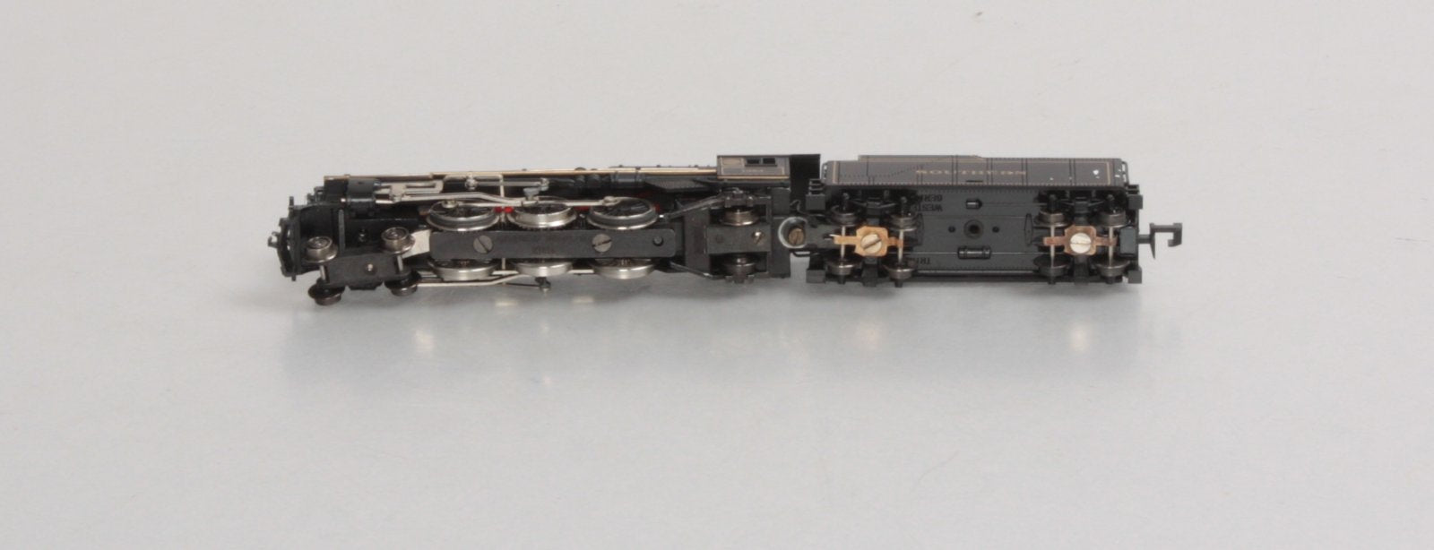 Minitrix 2991 N Scale Southern 4-6-2 Steam Locomotive & Tender #1384 LN/Box