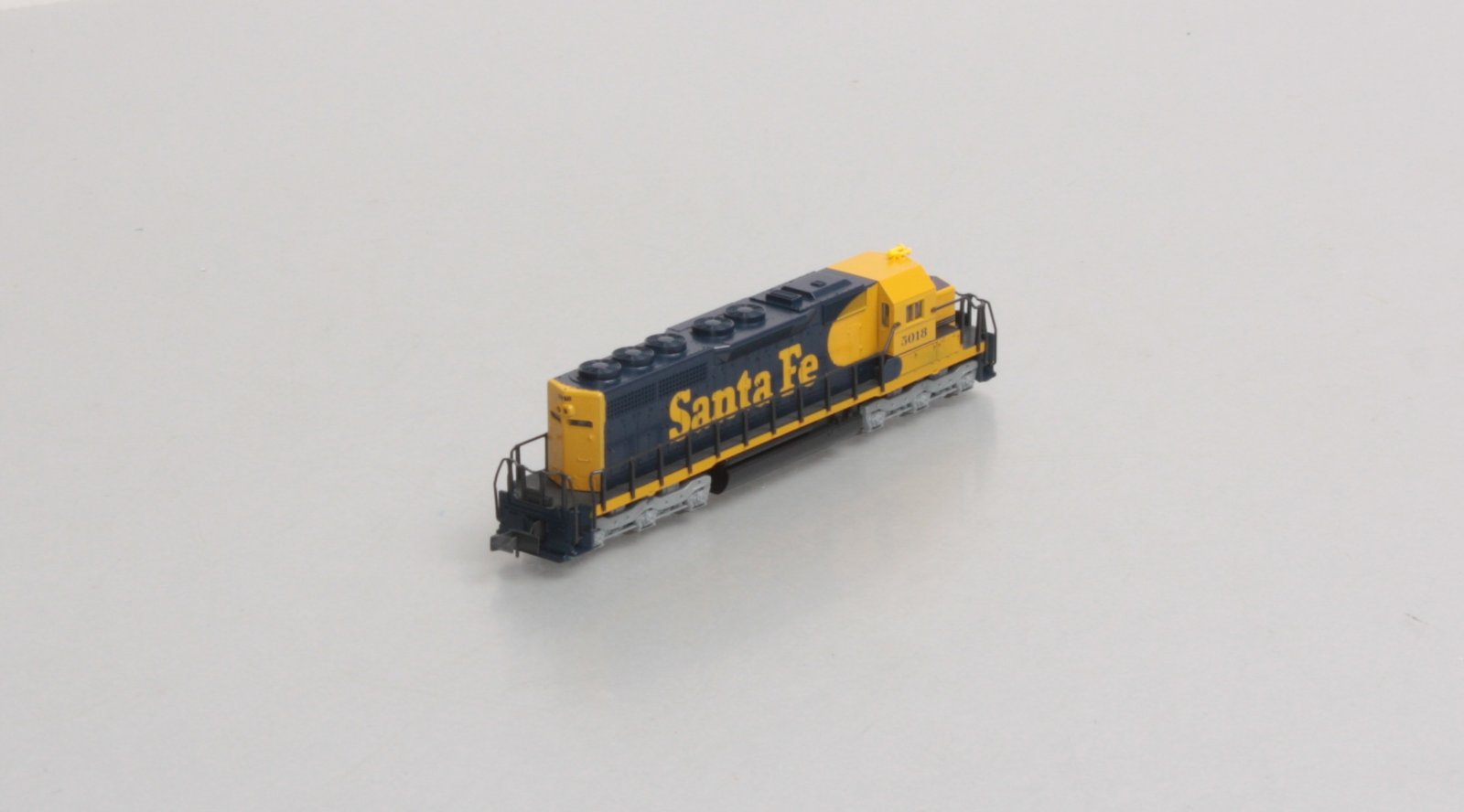Kato 176-202 AT&SF EMD SD40 Diesel Engine #5018 EX/Box