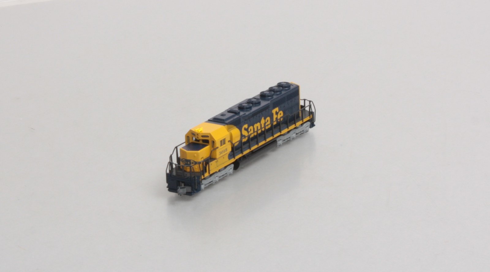 Kato 176-202 N AT&SF EMD SD40 Diesel Engine #5018 LN/Box