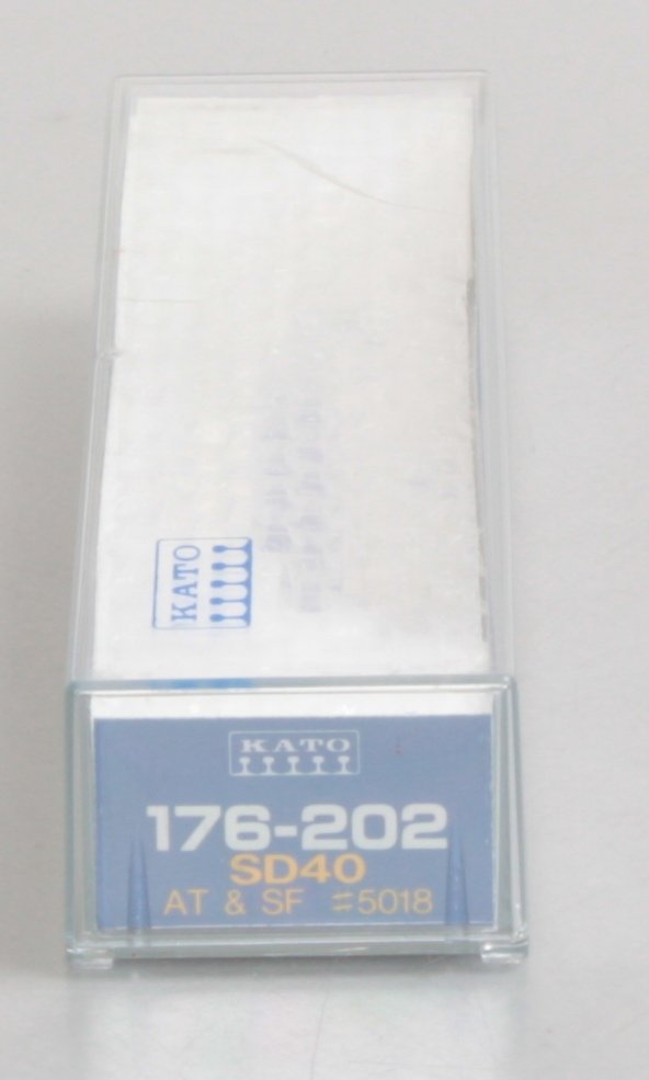 Kato 176-202 AT&SF EMD SD40 Diesel Engine #5018 EX/Box