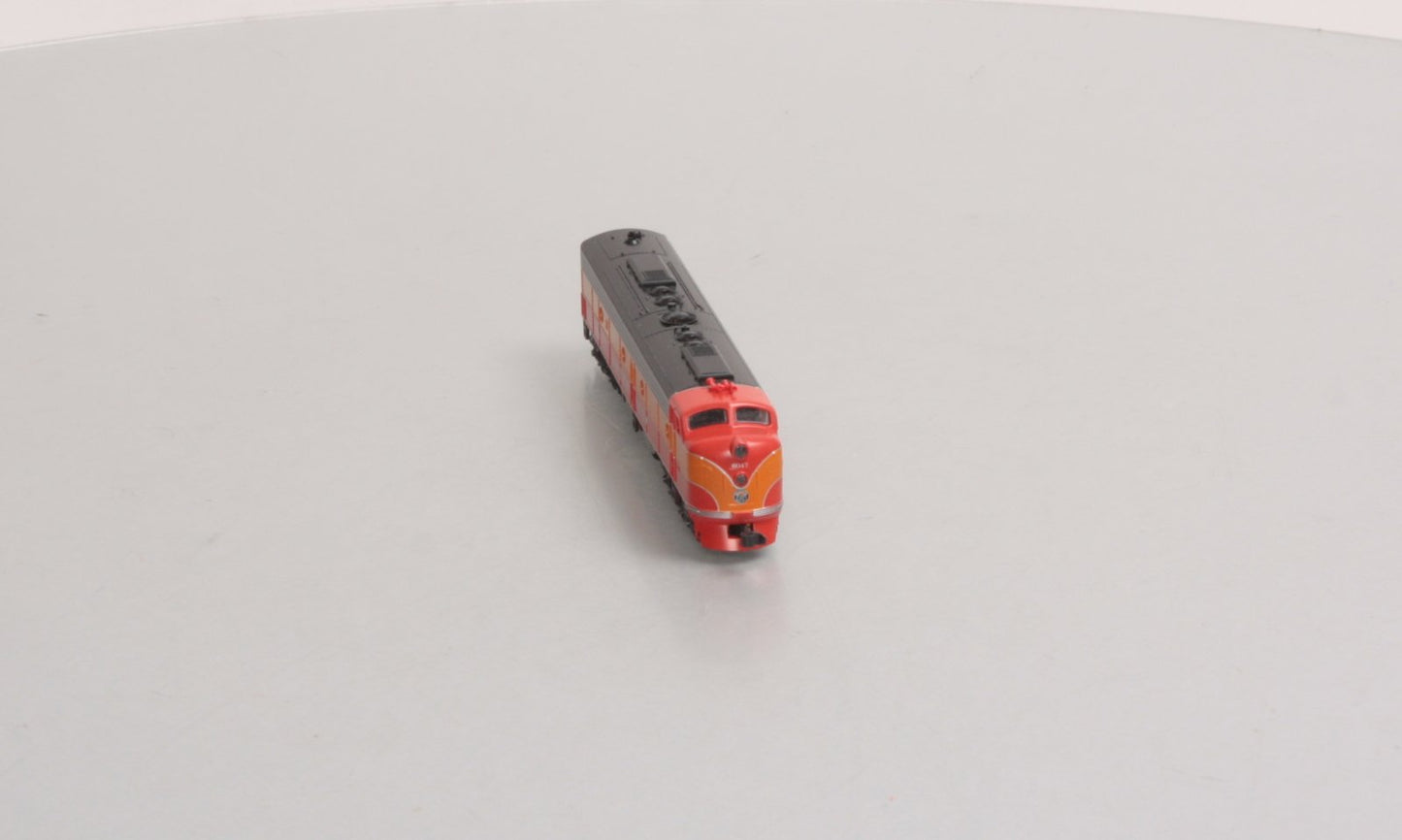 Kato 176-281 N Scale Southern Pacific Daylight E8/9A Diesel Locomotive #6047 LN/Box