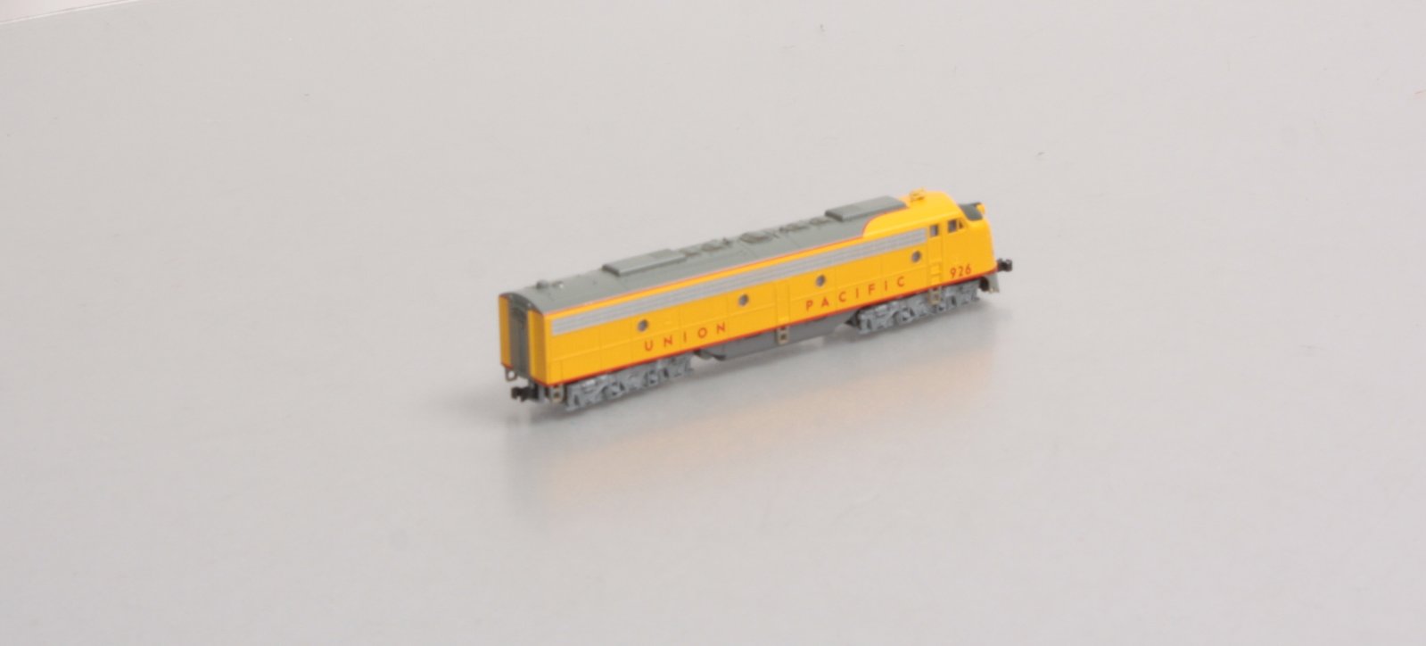 Kato 176-265 N Scale Union Pacific E8/9A Diesel Engine #926 LN/Box