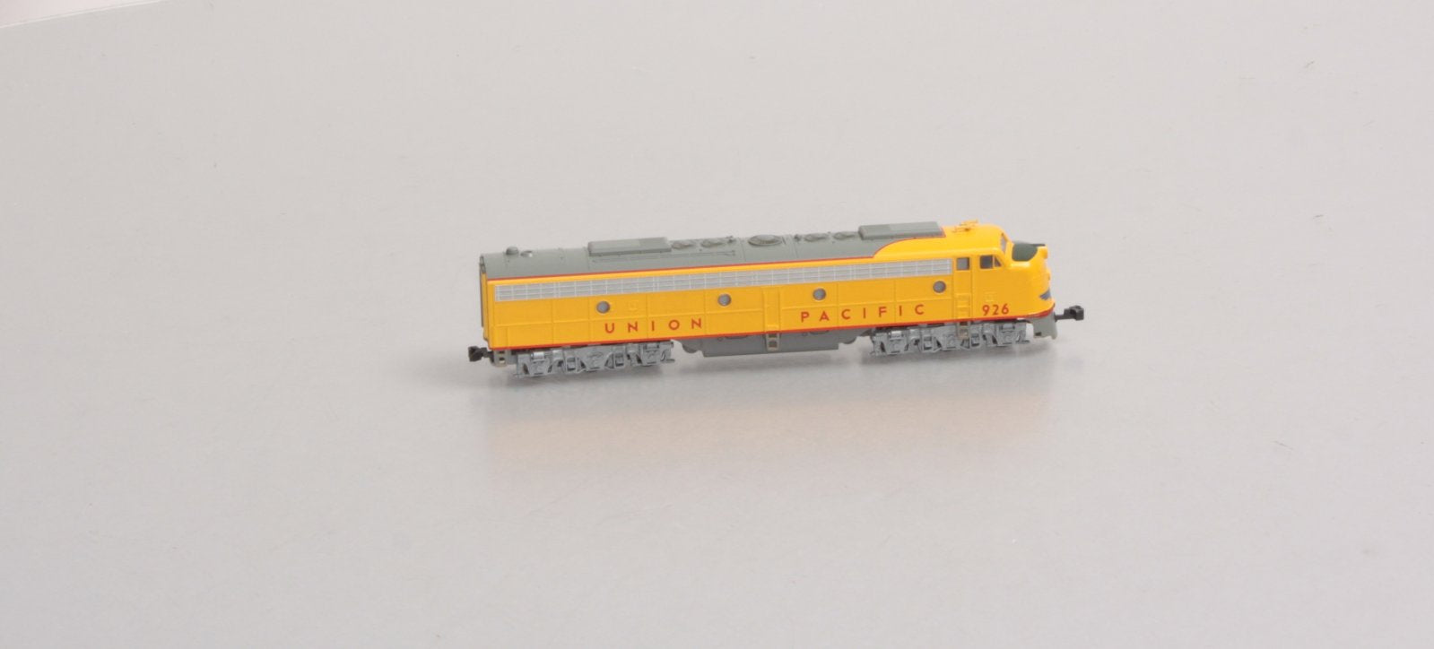 Kato 176-265 N Scale Union Pacific E8/9A Diesel Engine #926 LN/Box