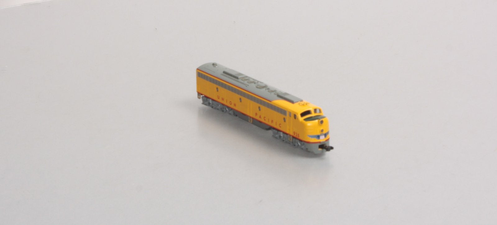 Kato 176-265 N Scale Union Pacific E8/9A Diesel Engine #926 LN/Box