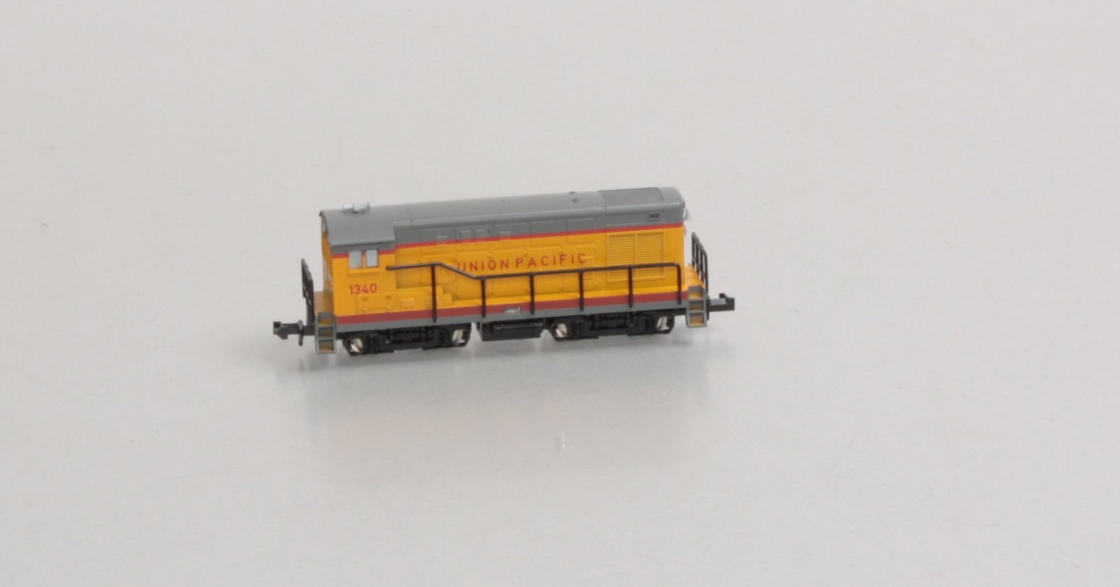 Minitrix 2004 N Scale Union Pacific Switcher Engine EX/Box