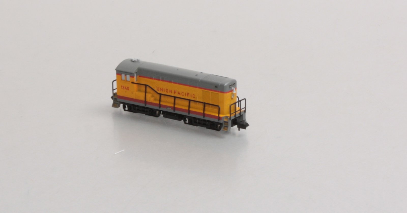Minitrix 2004 N Scale Union Pacific Switcher Engine EX/Box